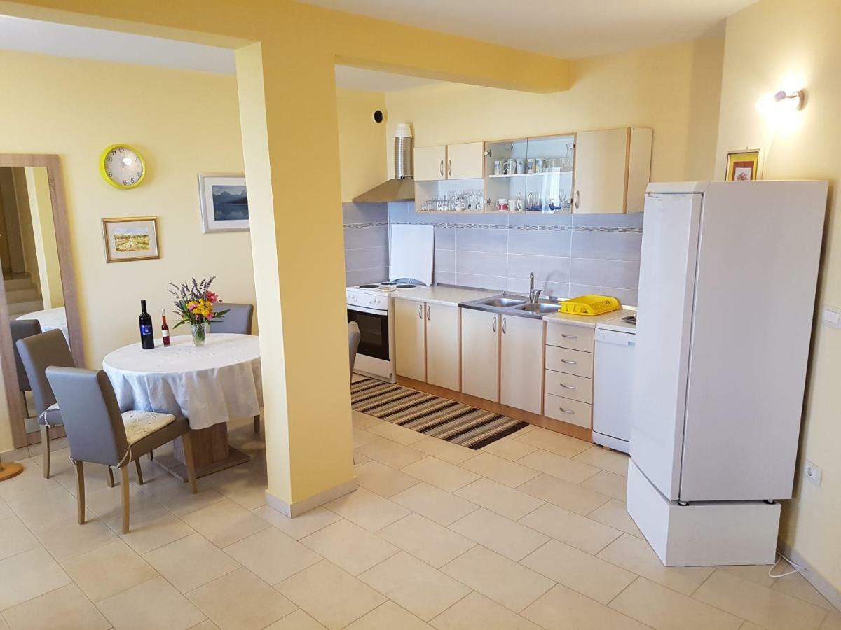 Apartment Barba Liznjan Luaran gambar