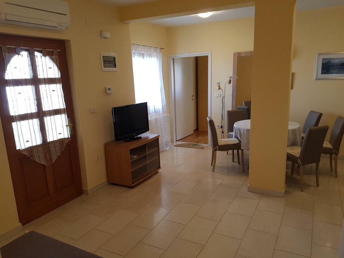 Apartment Barba Liznjan Luaran gambar